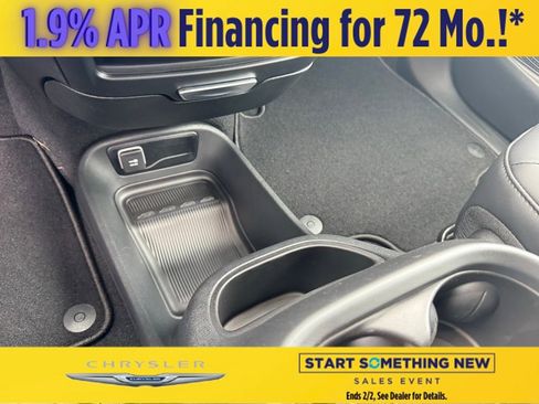 New 2026 Chrysler Pacifica Select image 39