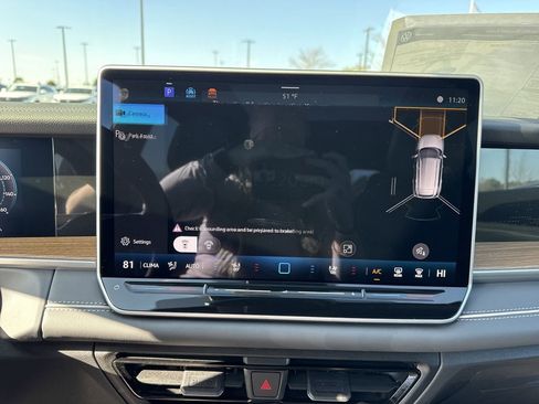 New 2026 Volkswagen Tiguan SEL R-Line image 28