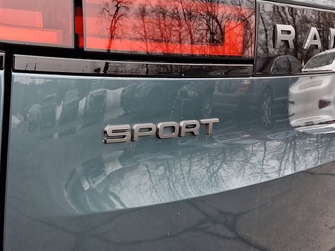 Used 2024 Land Rover Range Rover Sport SE image 30
