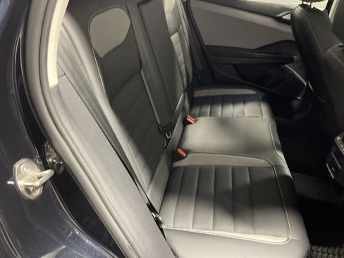 Used 2022 Volkswagen Taos SEL w/ Panoramic Sunroof Package image 12