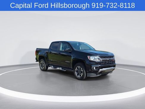 Used 2022 Chevrolet Colorado Z71 AWD/4WD image 2