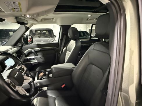 Used 2022 Land Rover Defender 110 S image 23
