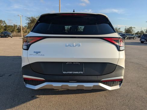 Certified 2023 Kia Sportage LX image 6