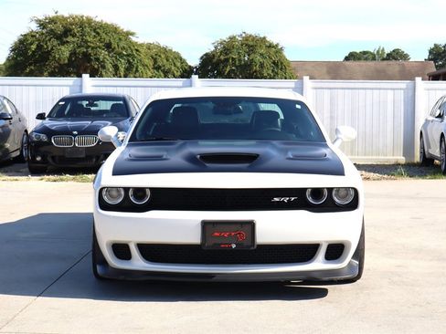 Used 2016 Dodge Challenger SRT Hellcat image 2