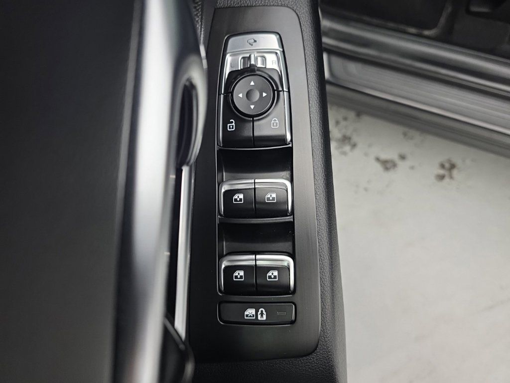 Used 2024 Kia Telluride EX w/ EX Captain's Chair Package AWD/4WD image 15