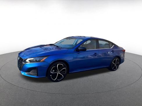 Used 2025 Nissan Altima 2.5 SR image 8