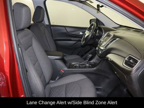 Used 2020 Chevrolet Equinox LT image 18