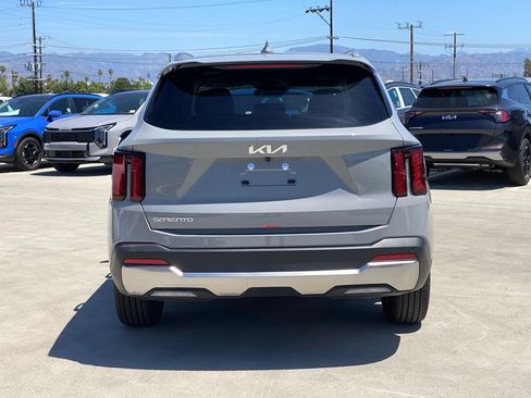 New 2026 Kia Sorento S FWD image 5
