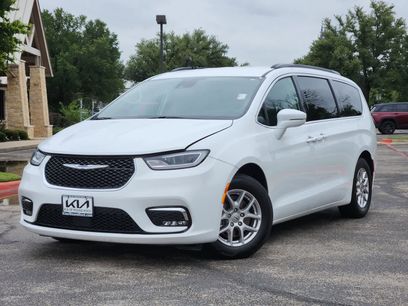 Used 2022 Chrysler Pacifica Touring-L
