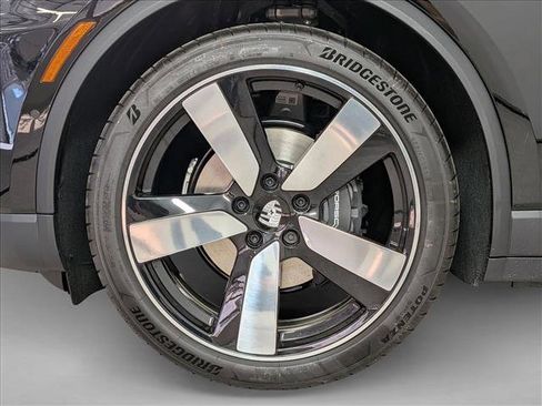 New 2026 Porsche Macan Electric image 27