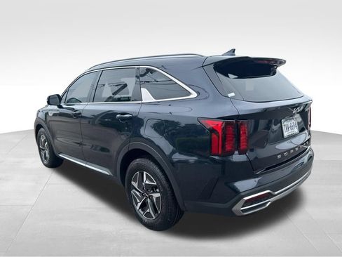 Used 2022 Kia Sorento S FWD image 4