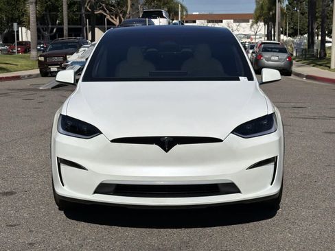 Used 2024 Tesla Model X image 2