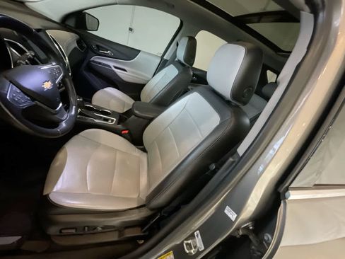 Used 2018 Chevrolet Equinox Premier image 11