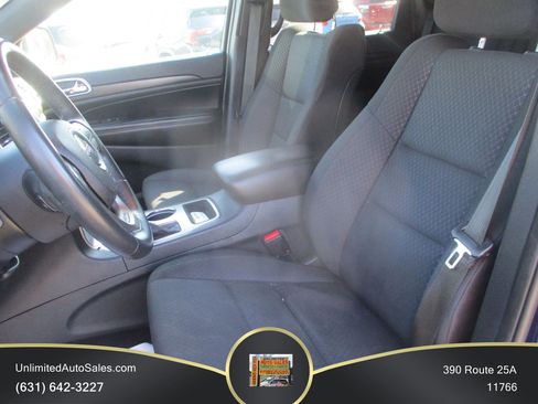 Used 2018 Jeep Grand Cherokee Laredo AWD/4WD image 5