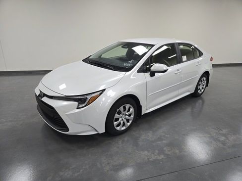New 2026 Toyota Corolla LE image 2