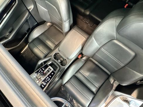 Used 2019 Porsche Cayenne image 23