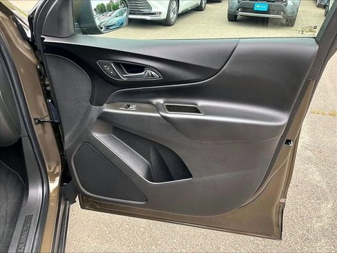 Used 2023 Chevrolet Equinox LT AWD/4WD image 12