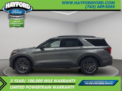 Used 2025 Ford Explorer ST-Line w/ ST-Line Street Pack AWD/4WD image 2