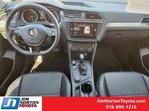 Used 2021 Volkswagen Tiguan SE image 27