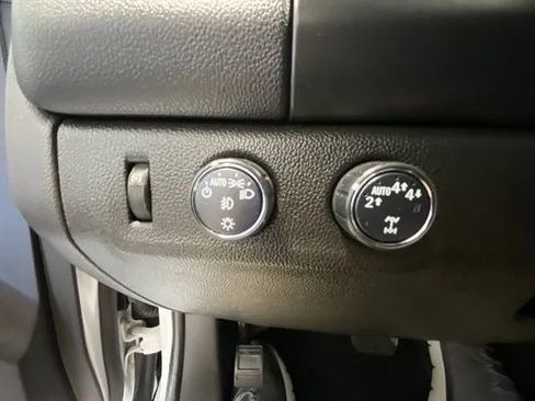 Used 2022 Chevrolet Colorado LT w/ LT Convenience Package image 34