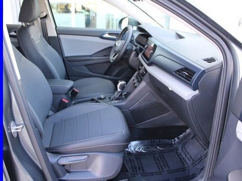 Used 2024 Volkswagen Taos SE image 19