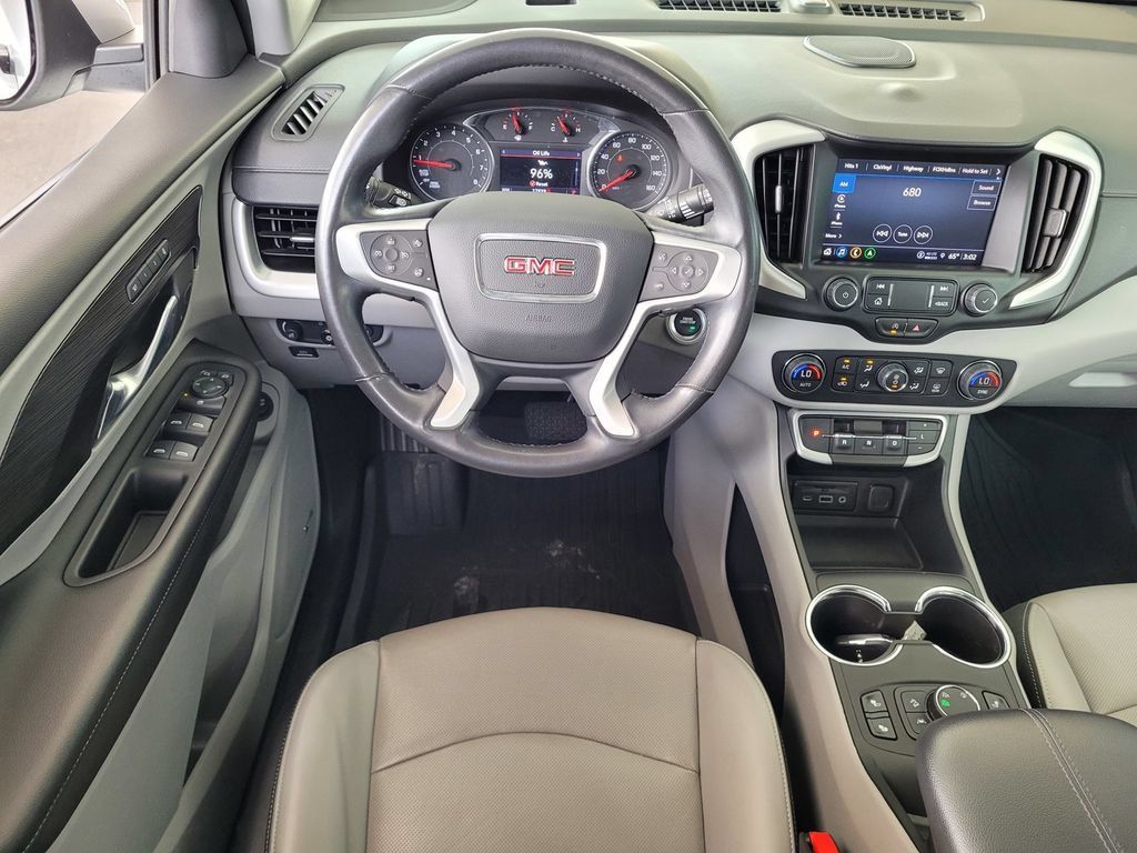 Used 2022 GMC Terrain SLT w/ Infotainment Package II AWD/4WD image 9