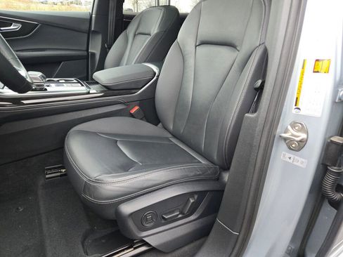 Used 2025 Audi Q7 Premium Plus image 25
