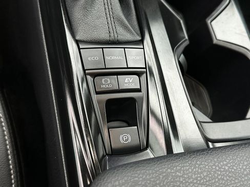 Certified 2025 Toyota Camry SE image 30