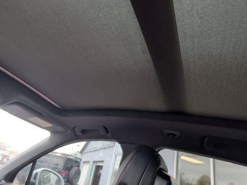 Used 2021 Porsche Macan Sport Edition w/ Premium Package image 15