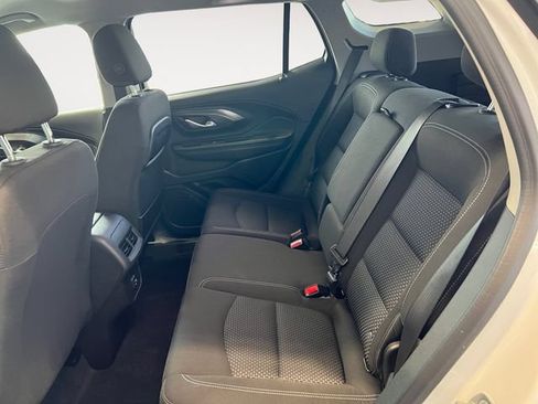 Used 2024 GMC Terrain SLE FWD image 11