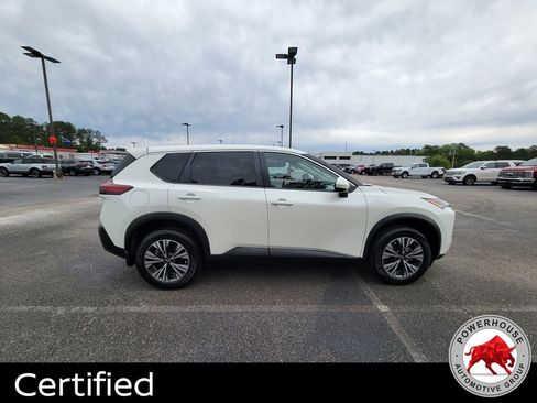 Used 2023 Nissan Rogue SV image 7