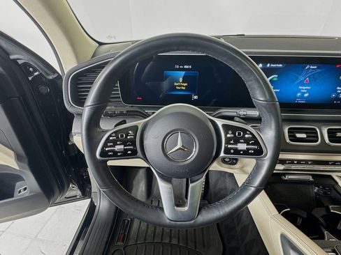 Used 2023 Mercedes-Benz GLS 450 4MATIC image 11
