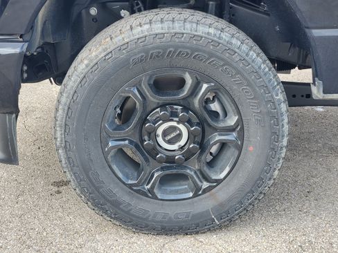 New 2026 Ford F250 4x4 Crew Cab Super Duty image 7