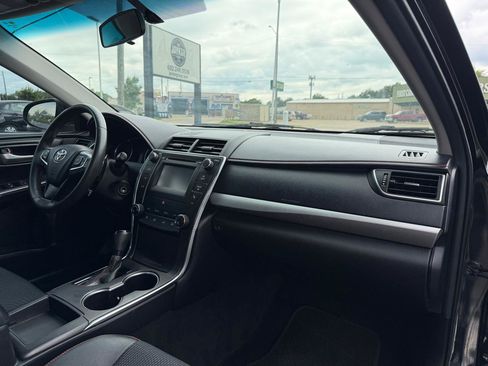 Used 2017 Toyota Camry SE FWD image 15