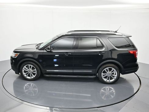 Used 2018 Ford Explorer XLT w/ Equipment Group 202A FWD image 36