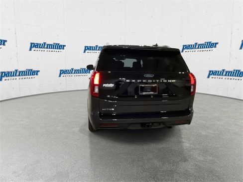 New 2025 Ford Expedition Active image 10