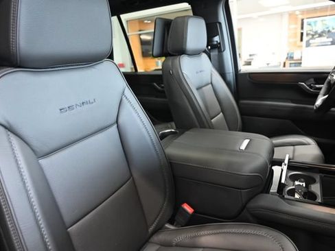 New 2026 GMC Yukon Denali w/ Advanced Technology Package AWD/4WD image 8