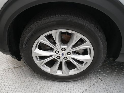 Used 2023 Ford Explorer XLT w/ Equipment Group 202A image 27