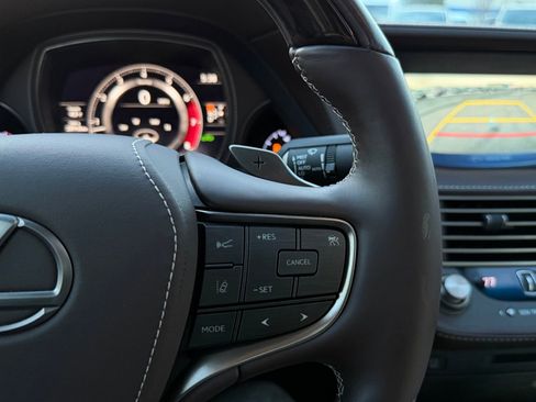 Used 2019 Lexus LS 500 w/ Luxury Package image 44