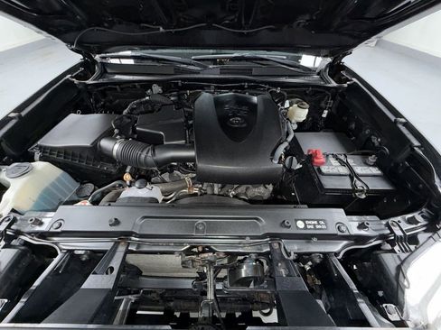 Used 2019 Toyota Tacoma SR5 image 12