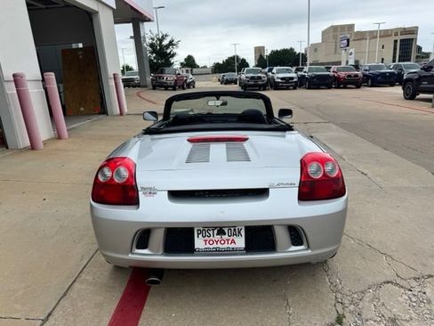 Used 2003 Toyota MR2 RWD image 10