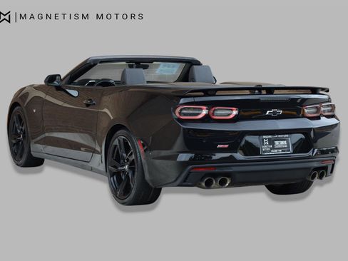 Used 2019 Chevrolet Camaro SS RWD image 16