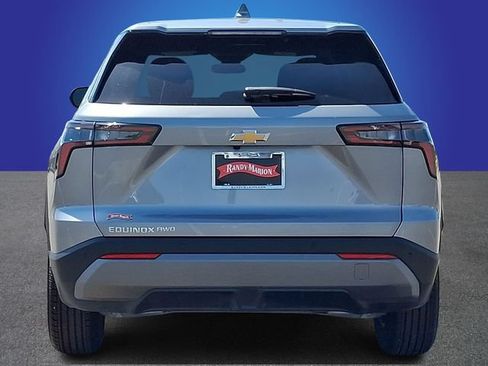 Used 2026 Chevrolet Equinox LT AWD/4WD image 5