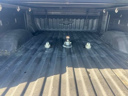 Used 2025 Chevrolet Silverado 2500 High Country w/ Technology Package AWD/4WD image 8