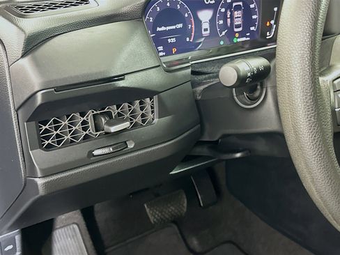 Used 2025 Honda Accord SE image 17