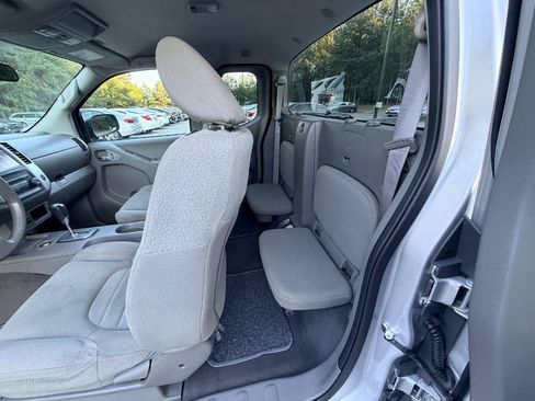 Used 2021 Nissan Frontier S RWD image 9