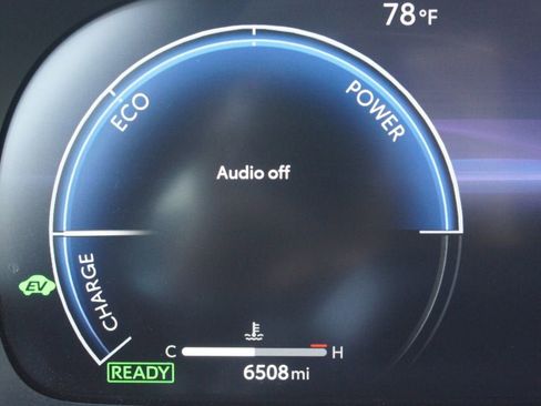 Used 2025 Toyota Crown Signia Limited image 4