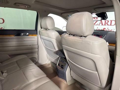 Used 2011 Lincoln MKT 2WD w/ 101A Rapid Spec Order Code image 19