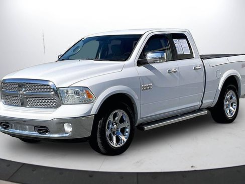 Used 2015 RAM 1500 Laramie w/ Convenience Group image 4