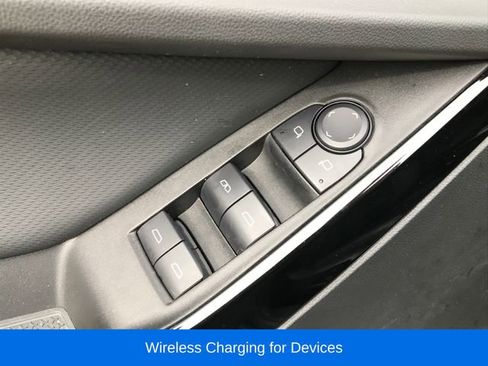 Certified 2025 Chevrolet Equinox LT w/ Convenience Package II image 10